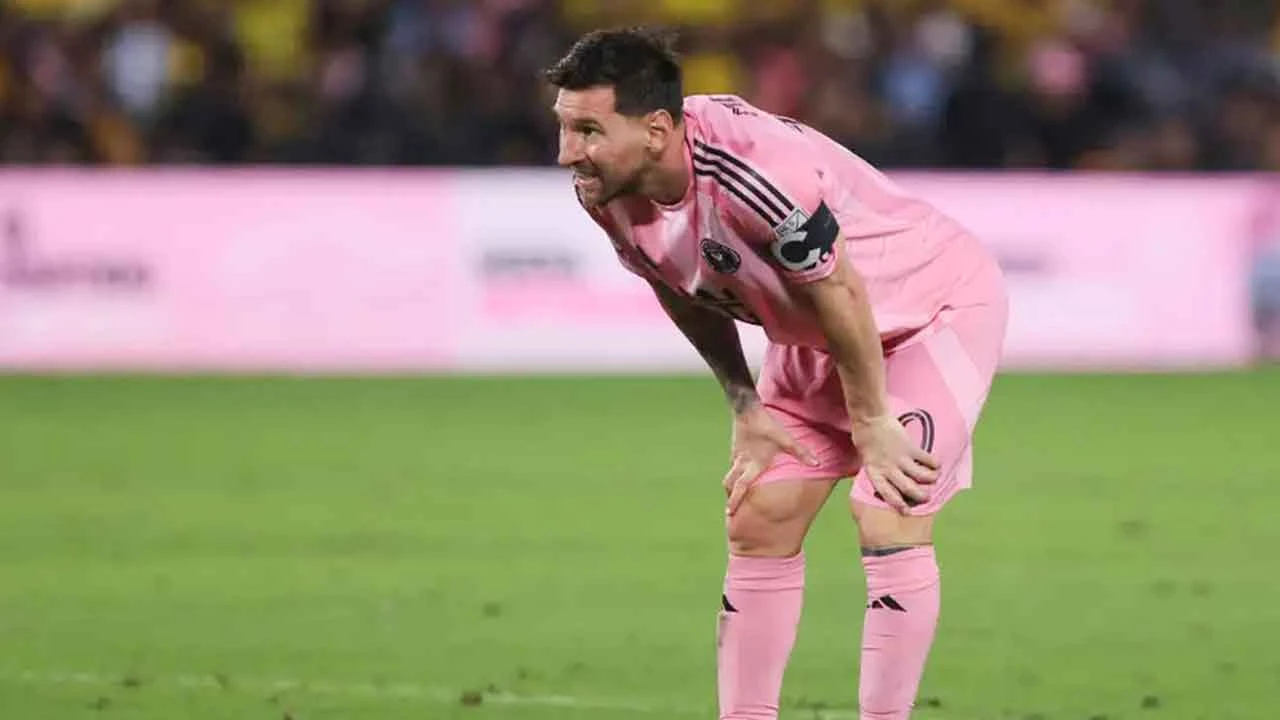 চোটে পড়েছেন মেসি, স্থগিত প্রীতি ম্যাচ